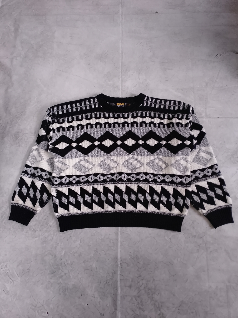 Vintage 90s Black & White Patterned Sweater Oversized